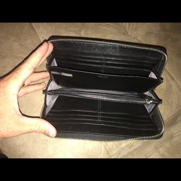 Coach Wallet Great Condition - Picture 3 of 3